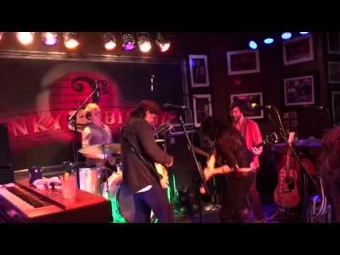 1/2/16 Donna the Buffalo