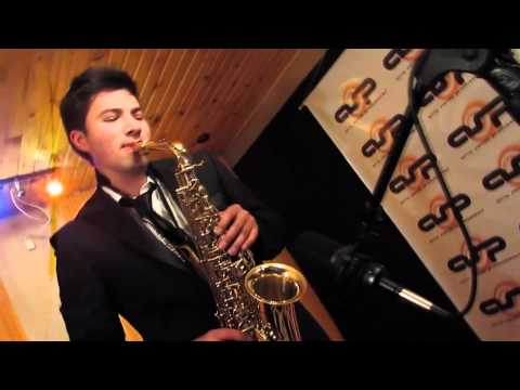 SAXOFONISTA BOGOTA  Julian Sax Contacto contrataciones 3153898183 Show de Saxofon