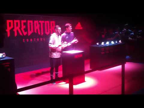 Presentación Predator con Koke y Xabi Alonso