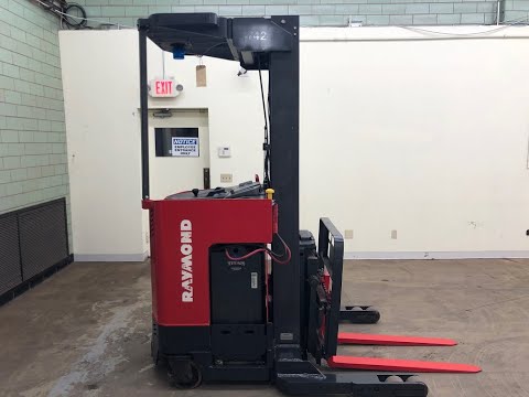 RAYMOND R30TT 3,000lb Electric #7767 - Reach Truck for Sale