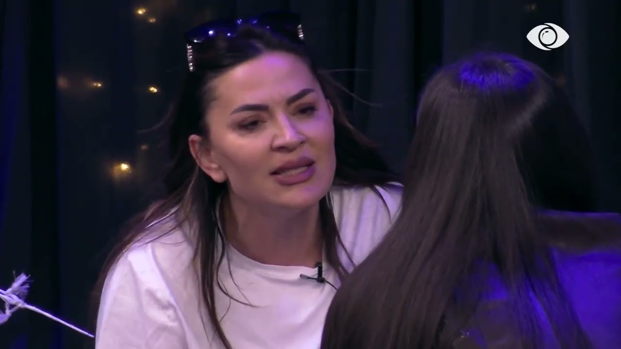 Kush ka thënë që nuk bëj fëmijë/ Rozana bisedon me Olën: Unë do përpiqem…