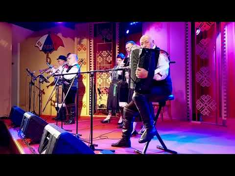 Hauskapelle Avsenik / Hišni ansambel Avsenik - Odmev s Triglava / DAS ECHO DER DOLOMITEN