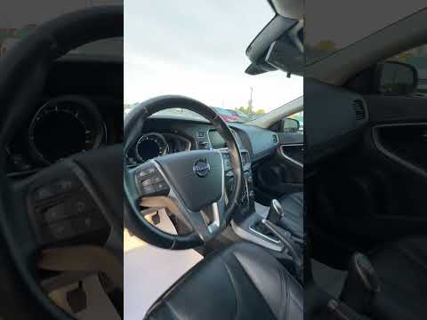 фото volvo v40 ii 0