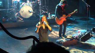 Zazie - live aux Folies Bergère (Paris) extrait de Tais toi - 24 03 16