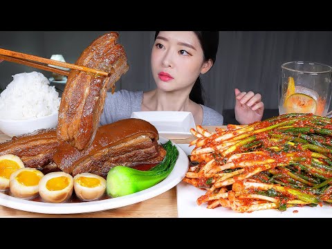 , title : 'JMT 통돼지고기조림★ 집 파김치 & 흰쌀밥 먹방 ASMR MUKBANG | Whole Braised Pork Belly(Kakuni) Spicy Green Onion Kimchi'