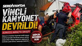 Forklift Yüklü Vinçli Kamyonet Devrildi, Sıkışan Sürücüyü İtfaiye Kurtardı