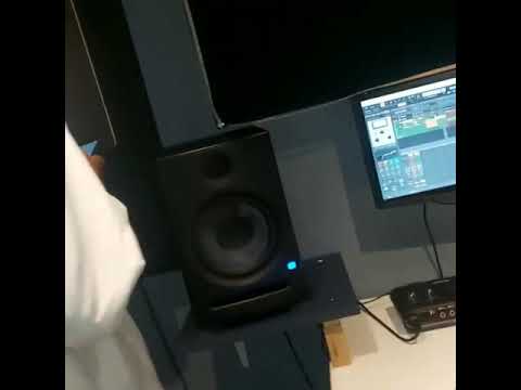 Exit rockaz dropping that with SA Artist