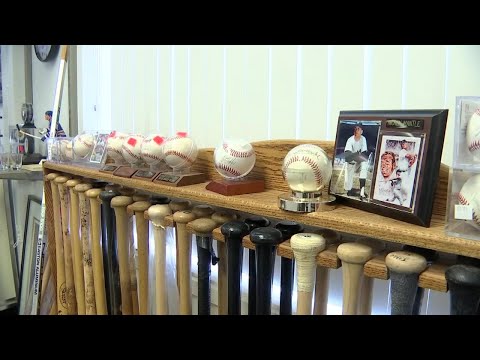 download lagu mp3 mp4 Sports Memorabilia Expert, download lagu Sports Memorabilia Expert gratis, unduh video klip Sports Memorabilia Expert