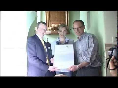 Urkunde: Fleischerei Sinapius bekommt Urkunde - ELSTERWELLE