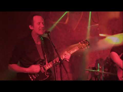Red N Black – Wrong Keys (Live)