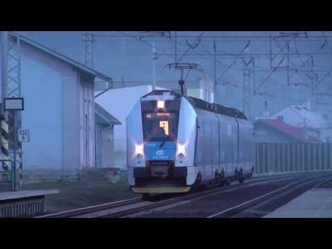ČD 440.006 - Příjezd a odjezd vlaku Os 6825 - Dobkovice, 14.2.2014