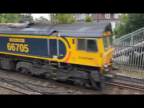 Class 66 | 66705 ‘Golden Jubilee’ | GB Railfreight