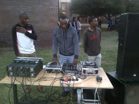 DJ CBUHMTHIYA,SOUTH AFRICAN HOUSE MIX VOLUME1 GETDOWN