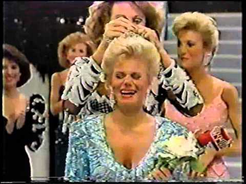 Miss America 1989- Crowning: Gretchen Carlson, Miss Minnesota