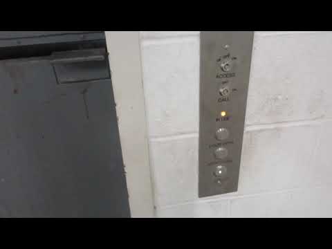 KONE/MCE Hydraulic Freight Elevator at RA7 at King of Prussia Mall - King of Prussia PA