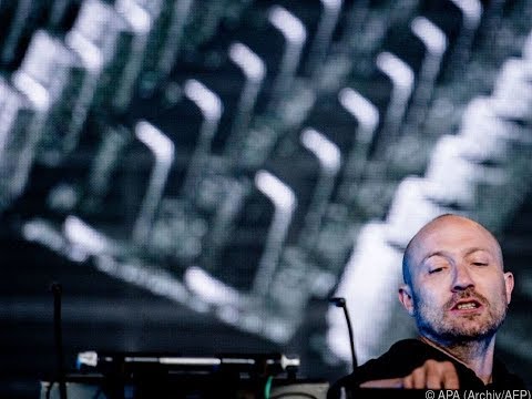 ✅  Der Berliner Elektropop-Musiker Paul Kalkbrenner (42,