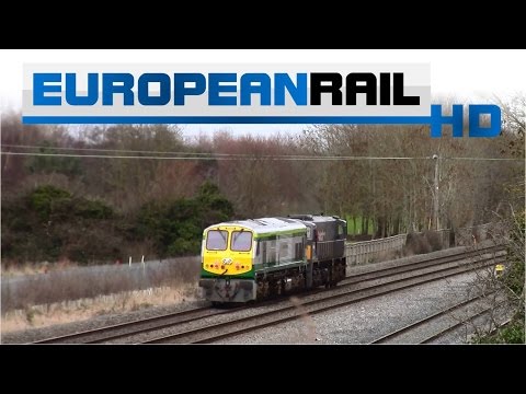 Iarnród Éireann Irish Rail 071 loco 076 hauls 201 loco 234 Stacumny Lane