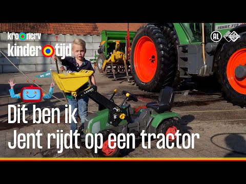 Jent rijdt op een tractor op de boerderij (Kindertijd KRO-NCRV)