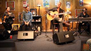 102.9 The Buzz: Acoustic Session - Queens Of The Stone Age Interview