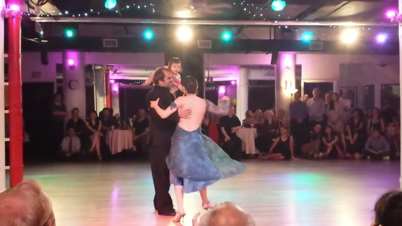 Argentine Tango: Daniela Pucci & Luis Bianchi + baby - Cacareando