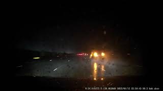 [閒聊] 暴雨該開的是後霧燈，不是閃雙黃…