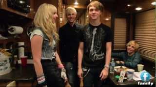Family Channel takes you inside R5's tour bus - PART ONE