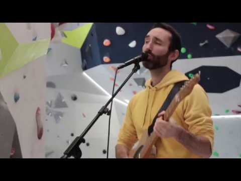 download lagu mp3 mp4 Salle Escalade Lige, download lagu Salle Escalade Lige gratis, unduh video klip Salle Escalade Lige