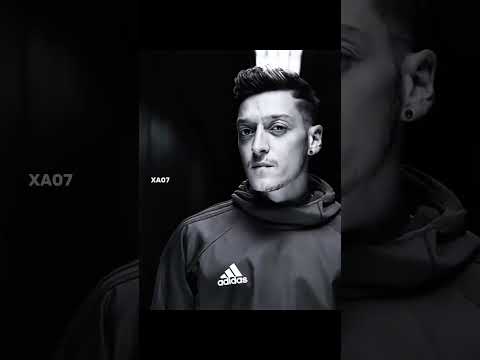 Raphinia Thinks He's Better Than Ozil But..🤣 #shorts #ronaldo #raphinha #ozil #shortsvideo