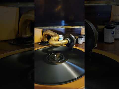 #01 The Music Goes 'Round & 'Round - (Edith Wright) Tommy Dorsey & his Clambake 7 RCA #20-3030 1947