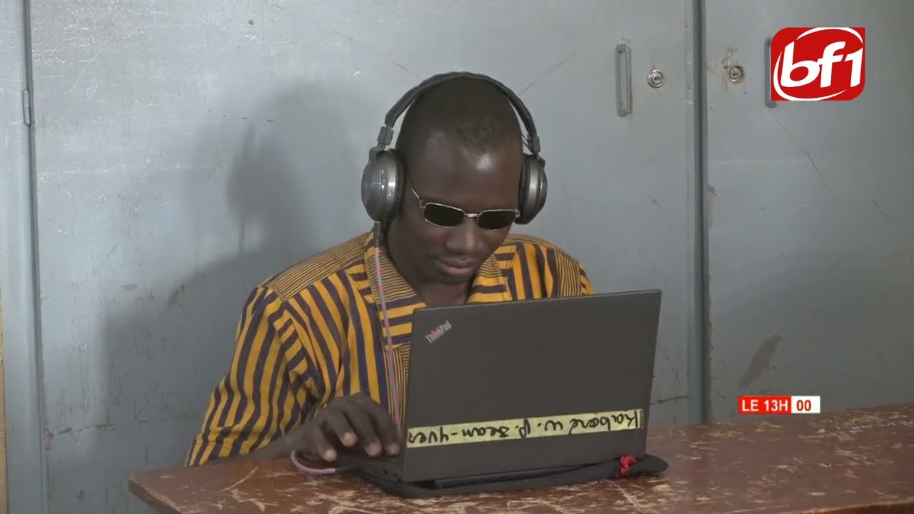 Inclusion scolaire Burkina : Le numérique rend l'école accessible aux élèves avec un handicap visuel