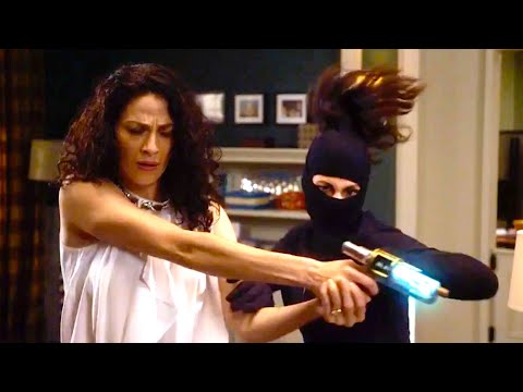 Myka Bering vs. Ninja Cat Burglars [Warehouse 13 - S5E06 - "Endless"]