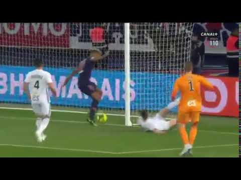 El blooper de Choupo-Moting para el PSG: le negó el gol a Nkunku