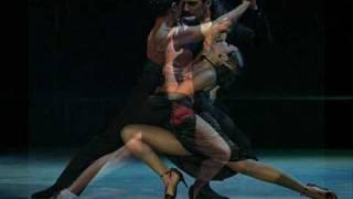 RAIMUNDO GUITAR CLASSIC NYLON STRINGS- UNO ROMANTIC TANGO MELODY.wmv