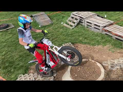 Oset 20R beim etrial NÖ Cup Rauchenwarth Sektion 1