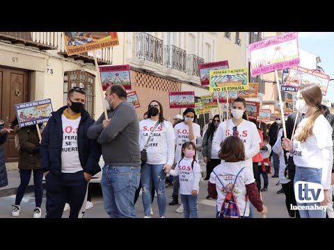 VÍDEO: El sector de la feria vuelve a reclamar su vuelta a la actividad desde las calles de Lucena