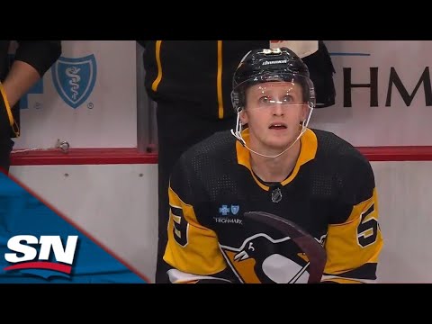 Penguins' Sidney Crosby Sets Up Jake Guentzel With NO-LOOK Feed For Game-Tying Marker