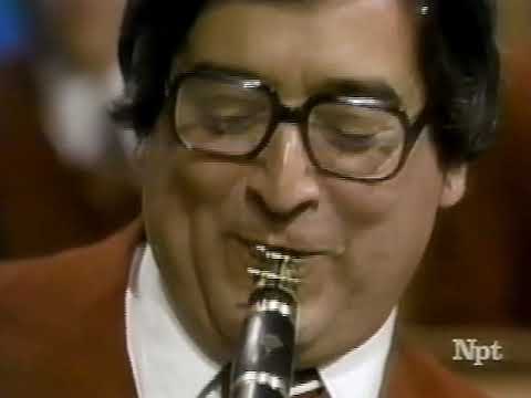 Henry Cuesta on clarinet, Bob Havens on trombone with How High the Moon (1976)