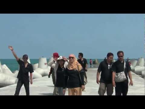 SFCI JOGJA    jalan de tengah pantai,setelah menentang ombak pantai