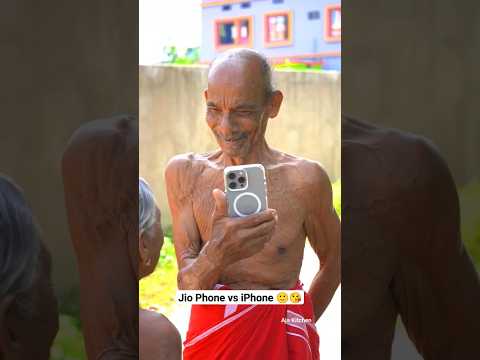 Jio Phone vs iPhone😘🙂 #shorts #ytshorts