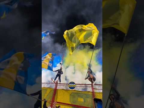 "Espectacular recibimiento de La 12 a Boca Juniors" Barra: La 12 &bull; Club: Boca Juniors &bull; País: Argentina