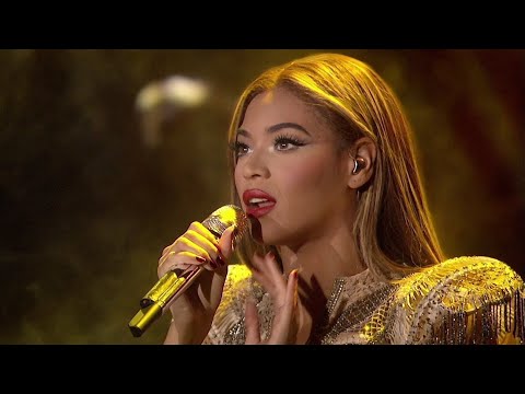 Sweet Dreams Medley at Wynn Las Vegas with Lyrics ~ I Am… Yours Tour ~ 2009