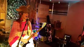 Dresspants takeover at High Road Fog show - Let&#39;s Run Le Tigre