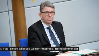 Forderung nach Rücktritt des Staatsministers für Kultur und Medien abgelehnt