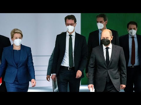 Verschärfte Corona-Maßnahmen sollen Omikron bremsen | AFP