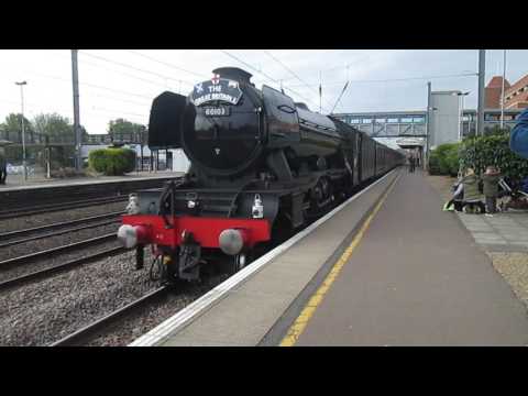 trains at welwyn garden city (ft. the flying scotsman)