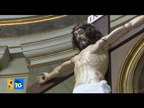 Castelferretti, il Cristo è tornato a casa