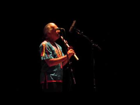 VIDEO 3537 Kevin Locke performs, July 28, 2016, WFS Convention