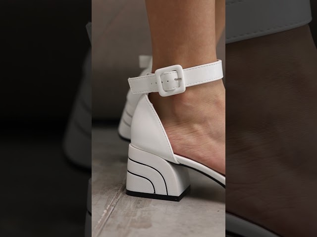 Чоботи жіночі шкіряні байка хутро 592641 Чорний Босоніжки жіночі 592187 Білі