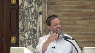 מבעה זה האדם | הרב אהרן פרידמן, ראש הישיבה (ישיבת כרם ביבנה) - התמונה מוצגת ישירות מתוך אתר האינטרנט יוטיוב. זכויות היוצרים בתמונה שייכות ליוצרה. קישור קרדיט למקור התוכן נמצא בתוך דף הסרטון