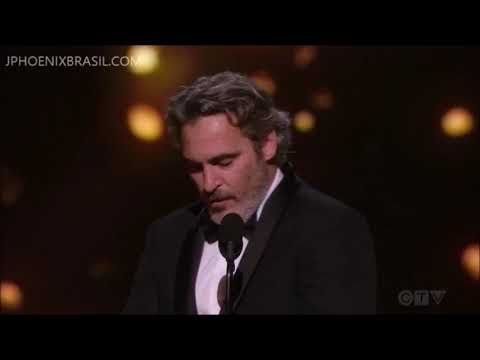 Joaquin Phoenix recebe o Oscar